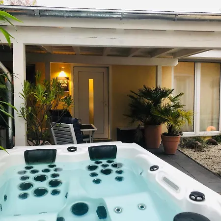 Apartment Tinyhouse Mit Pool, Outdoor Whirlpool Und Garten Petershagen-Eggersdorf Eksteriør billede