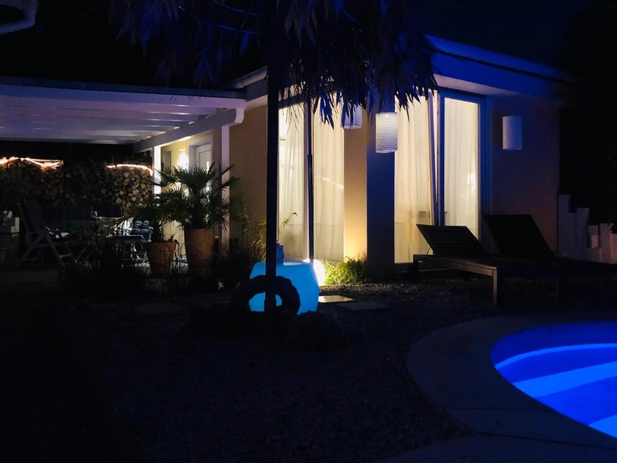 Feriehus Tinyhouse Mit Pool, Outdoor Whirlpool Und Garten