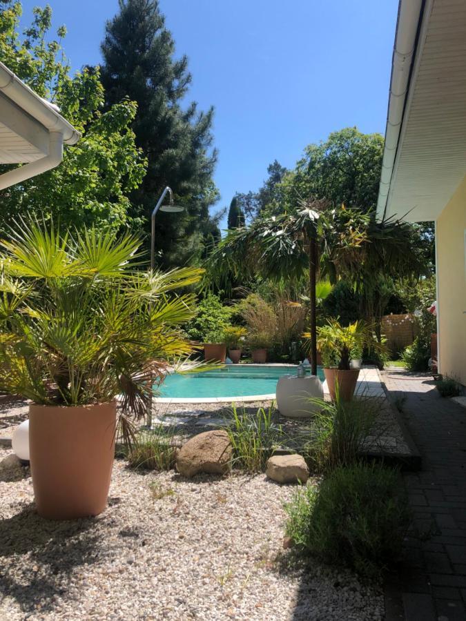 Tinyhouse Mit Pool, Outdoor Whirlpool Und Garten * Petershagen-Eggersdorf