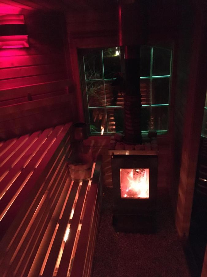 Tinyhouse Mit Pool, Outdoor Whirlpool Und Garten Feriehus *